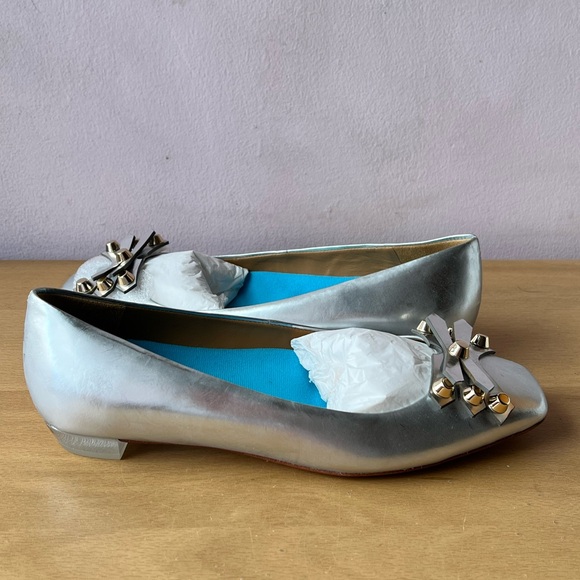 TORY BURCH “AURORA” SILVER METALLIC CLEAR LUCITE HEEL SHOES BRAND NEW IN BOX - Picture 12 of 16